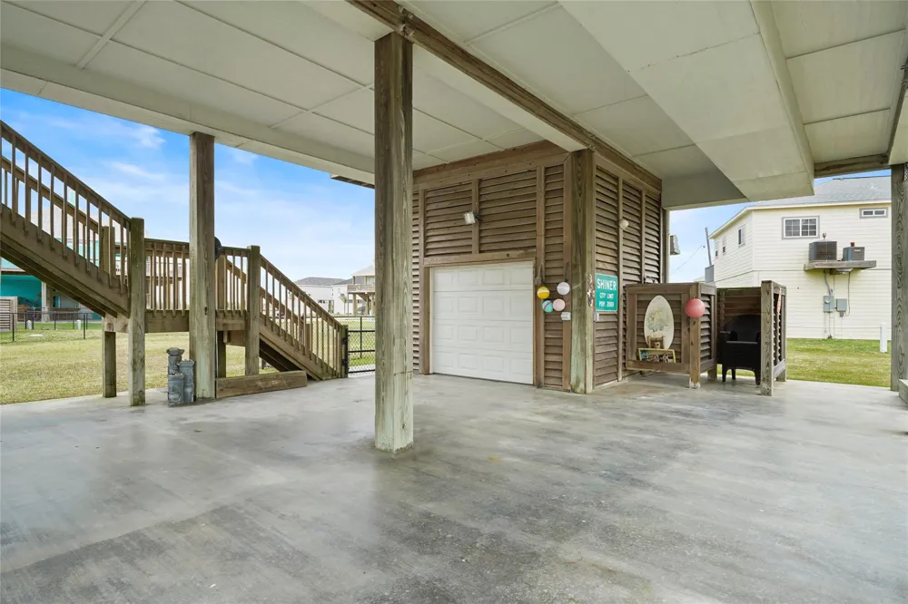 962 Driftwood Drive Crystal Beach, TX 77650