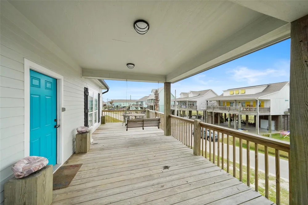 962 Driftwood Drive Crystal Beach, TX 77650