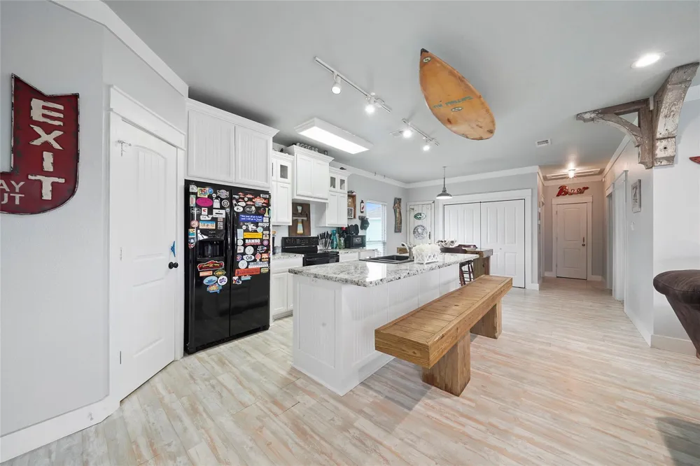 962 Driftwood Drive Crystal Beach, TX 77650