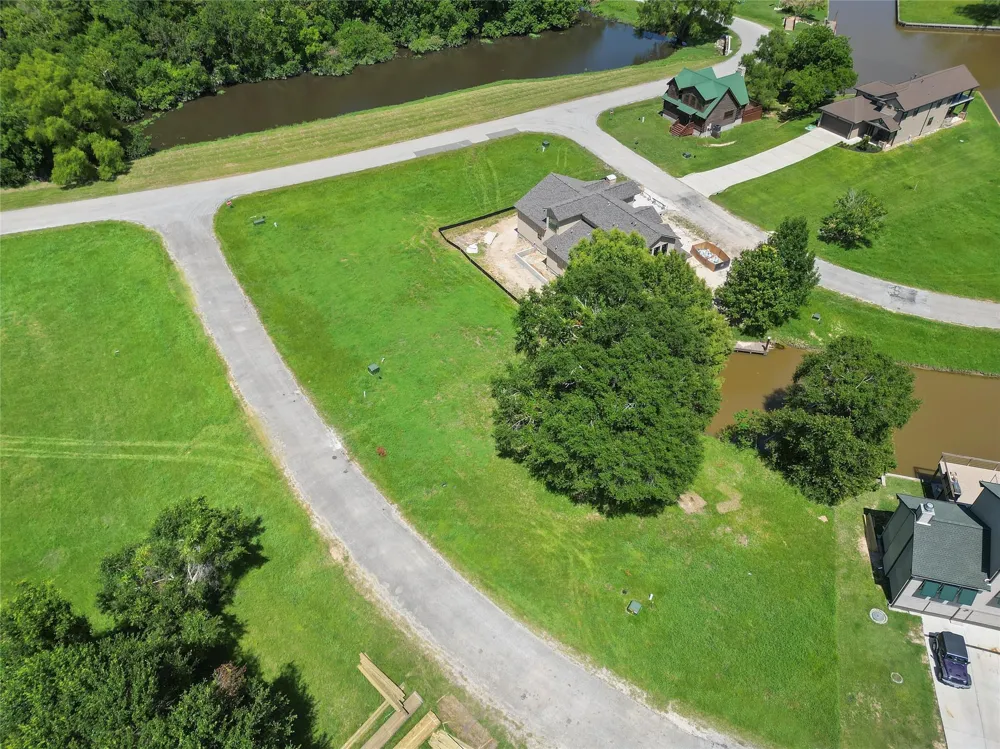 5 Wild Iris Court Huntsville, TX 77340
