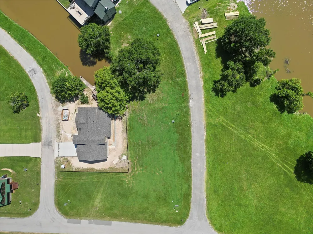 5 Wild Iris Court Huntsville, TX 77340