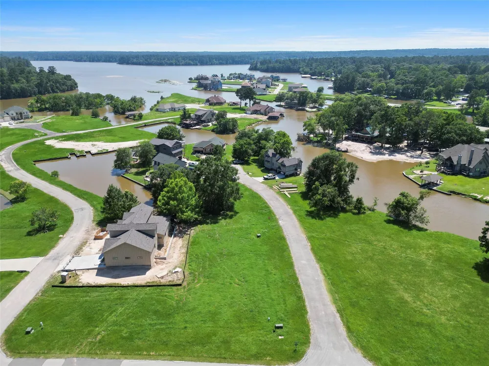 5 Wild Iris Court Huntsville, TX 77340