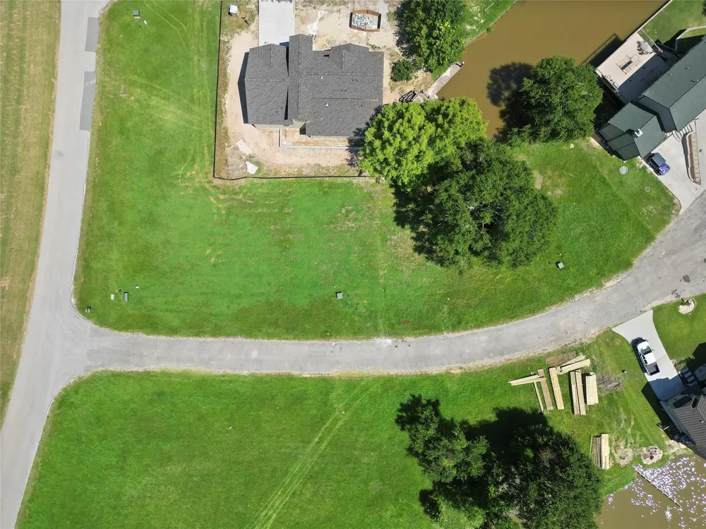 5 Wild Iris Court Huntsville, TX 77340