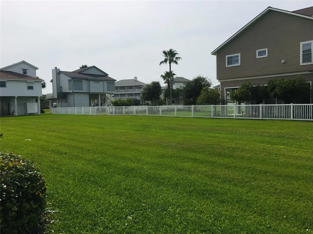 4118 Silver Reef Galveston, TX 77554