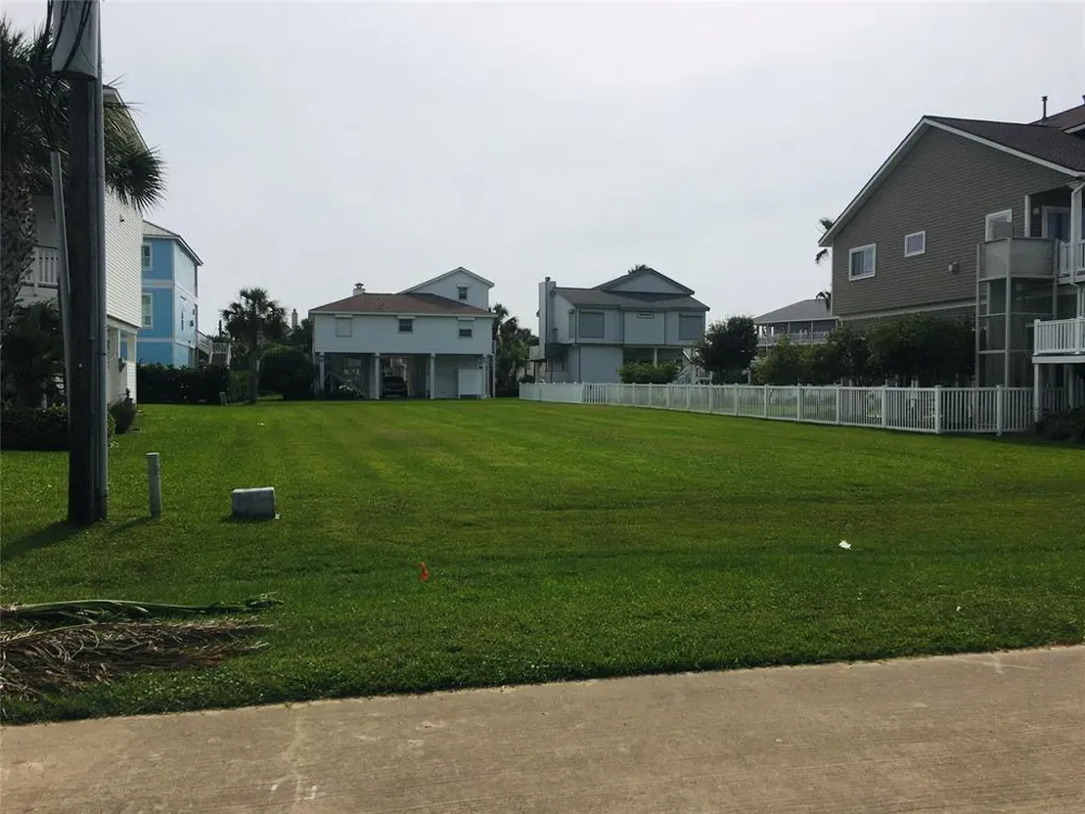 4118 Silver Reef Galveston, TX 77554