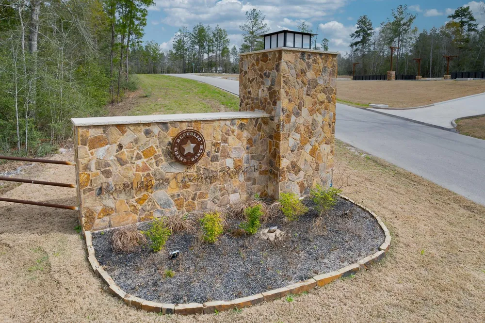 10521 Chapter Drive Willis, TX 77378