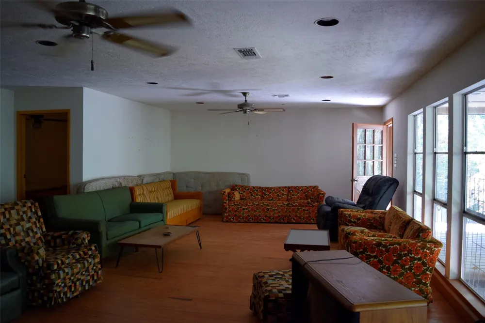 732 River Road Goodrich, TX 77335