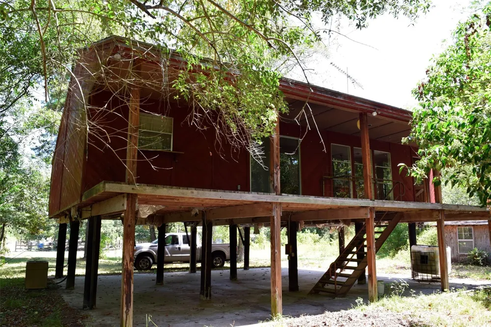 732 River Road Goodrich, TX 77335