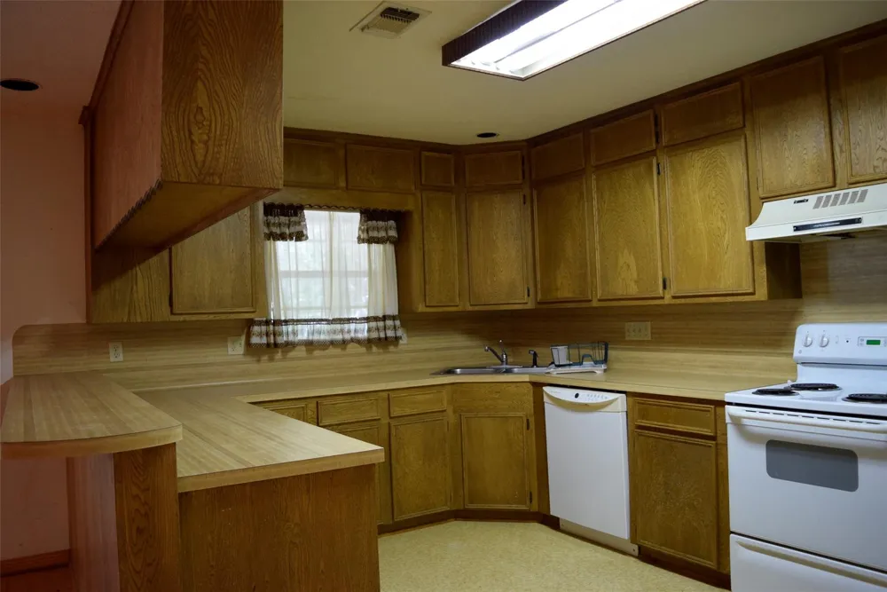 732 River Road Goodrich, TX 77335