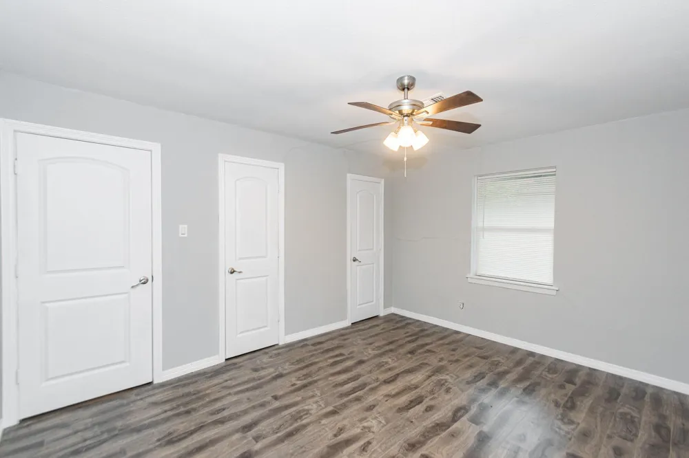 2002 Nottingham Street Pasadena, TX 77502