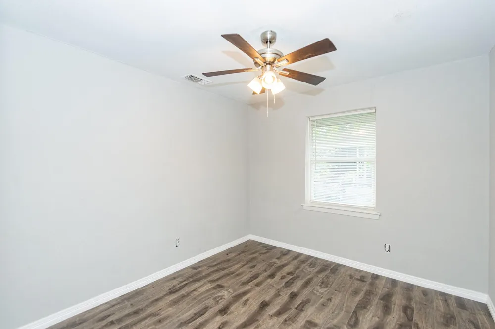 2002 Nottingham Street Pasadena, TX 77502