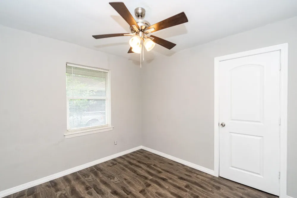 2002 Nottingham Street Pasadena, TX 77502