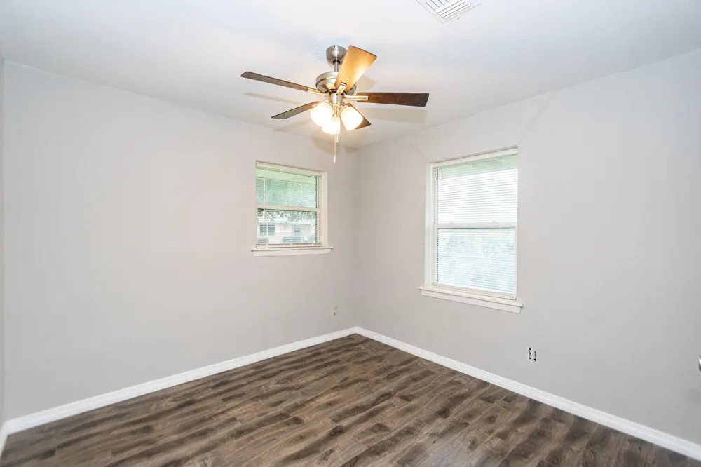 2002 Nottingham Street Pasadena, TX 77502