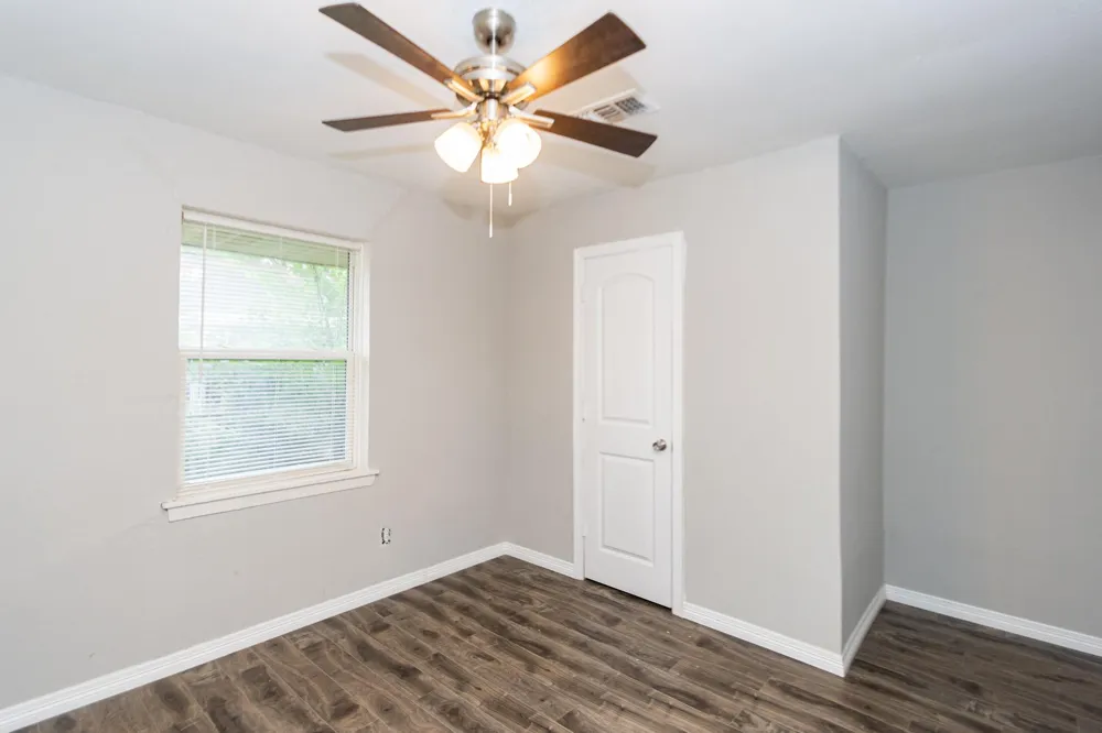 2002 Nottingham Street Pasadena, TX 77502
