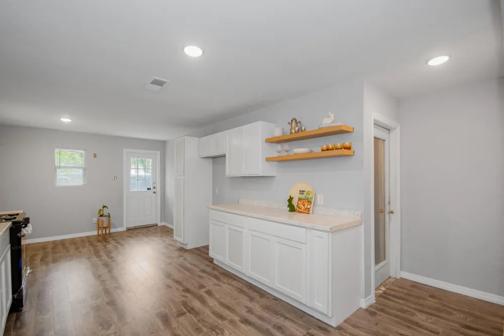 2002 Nottingham Street Pasadena, TX 77502