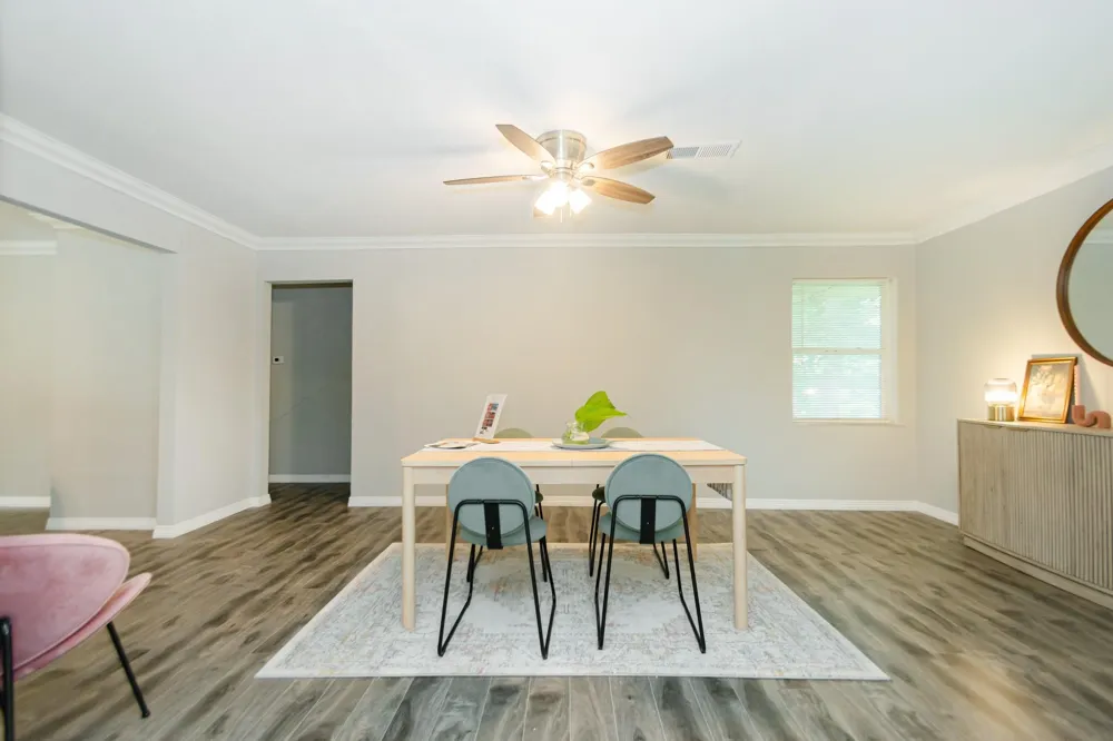 2002 Nottingham Street Pasadena, TX 77502