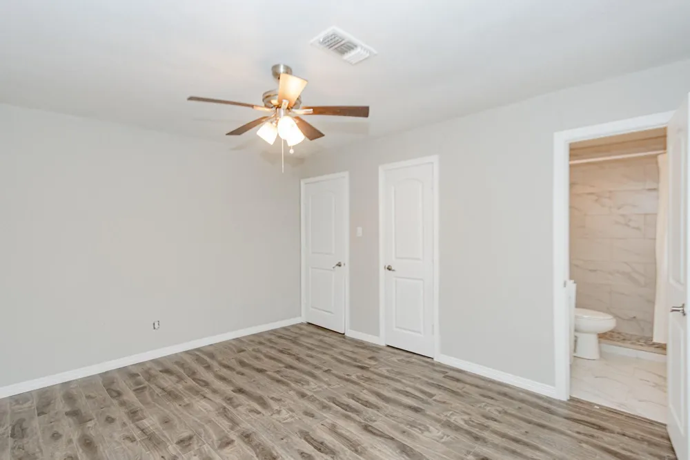 2002 Nottingham Street Pasadena, TX 77502