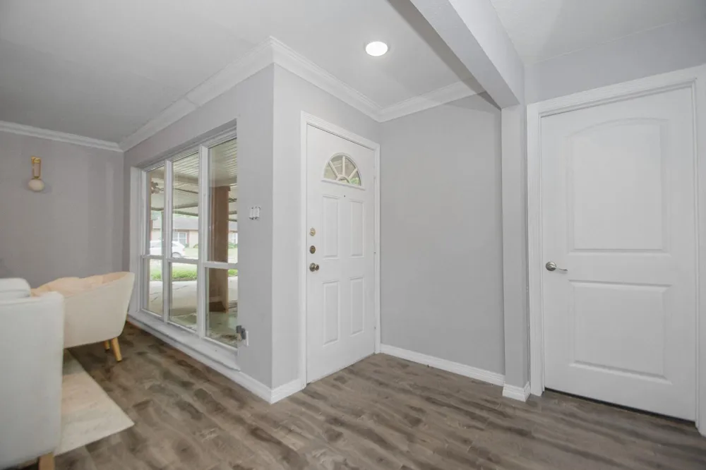 2002 Nottingham Street Pasadena, TX 77502