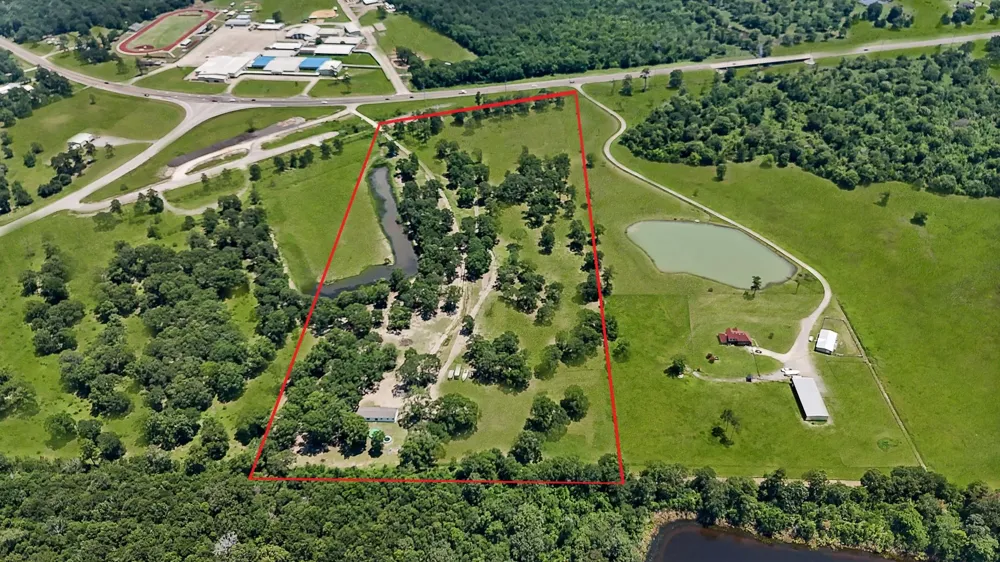 39360 Highway 105 Saratoga, TX 77585