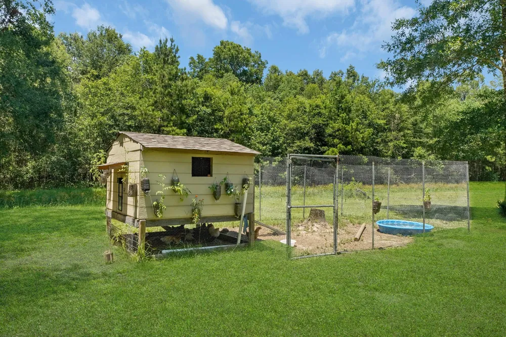 39360 Highway 105 Saratoga, TX 77585