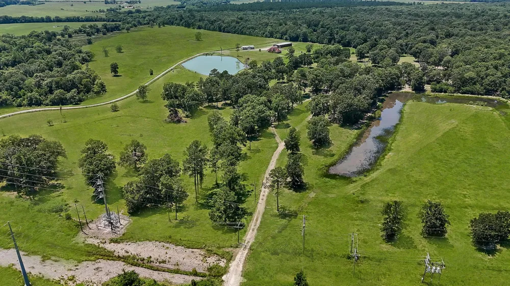 39360 Highway 105 Saratoga, TX 77585