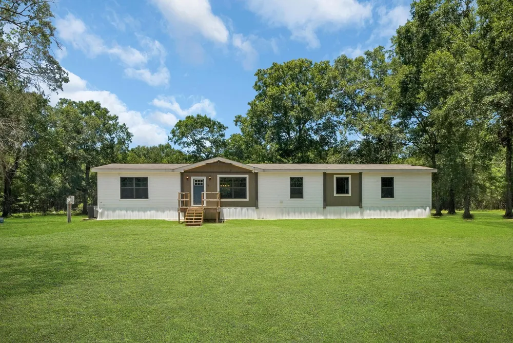 39360 Highway 105 Saratoga, TX 77585