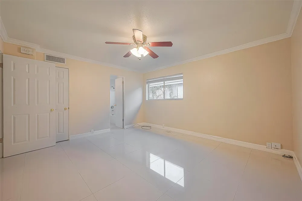 2121 Fountain View Drive #22 Houston, TX 77057