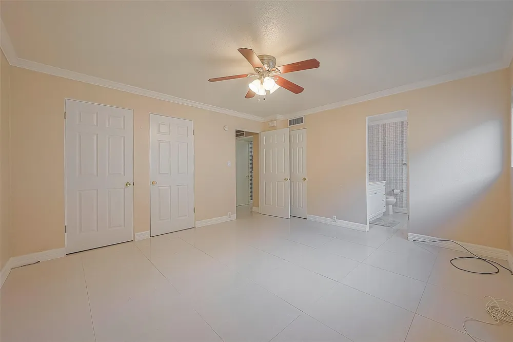 2121 Fountain View Drive #22 Houston, TX 77057