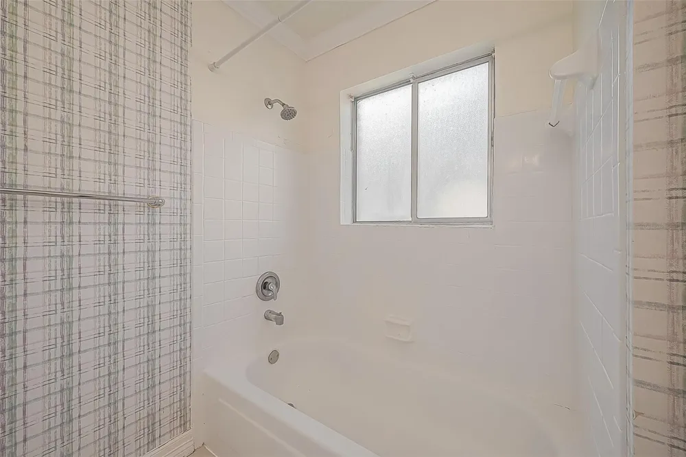 2121 Fountain View Drive #22 Houston, TX 77057