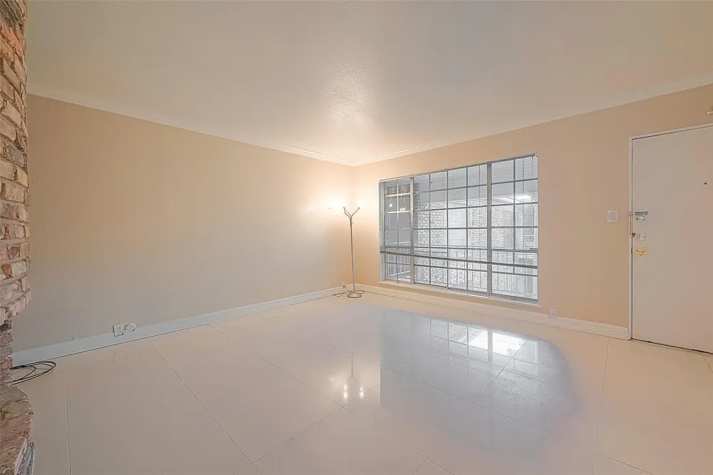 2121 Fountain View Drive #22 Houston, TX 77057