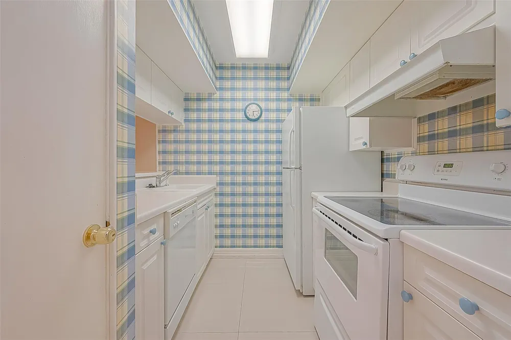 2121 Fountain View Drive #22 Houston, TX 77057