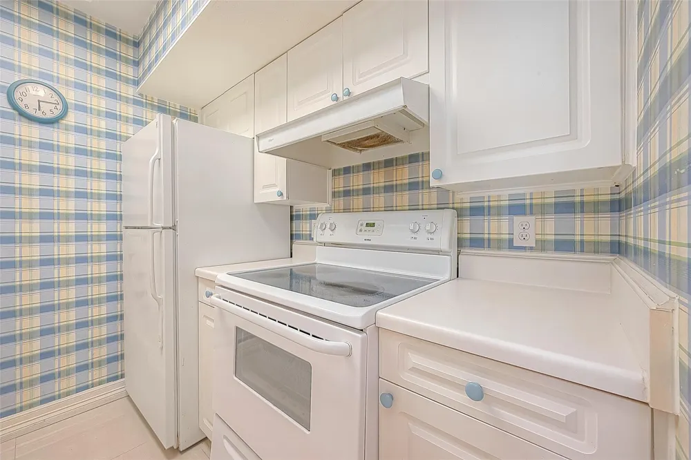 2121 Fountain View Drive #22 Houston, TX 77057