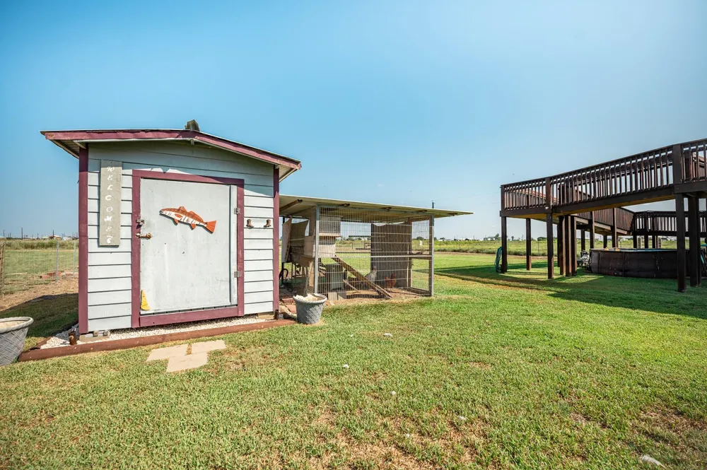 172 Curlew Street Sargent, TX 77414