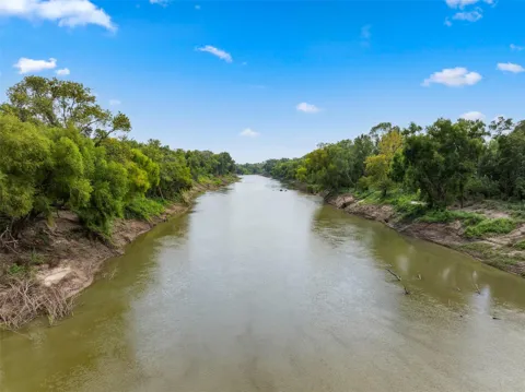 2662 Private Road 1195
