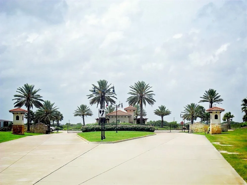117 Tuscany Way Port O Connor, TX 77982