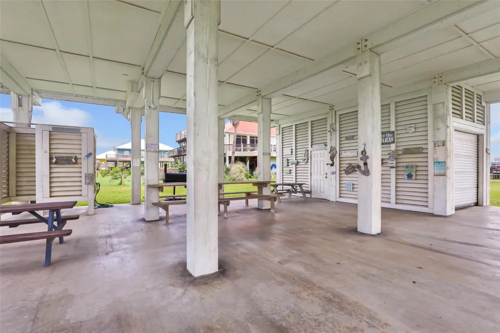 761 Bolivar Dunes Boulevard Gilchrist, TX 77617