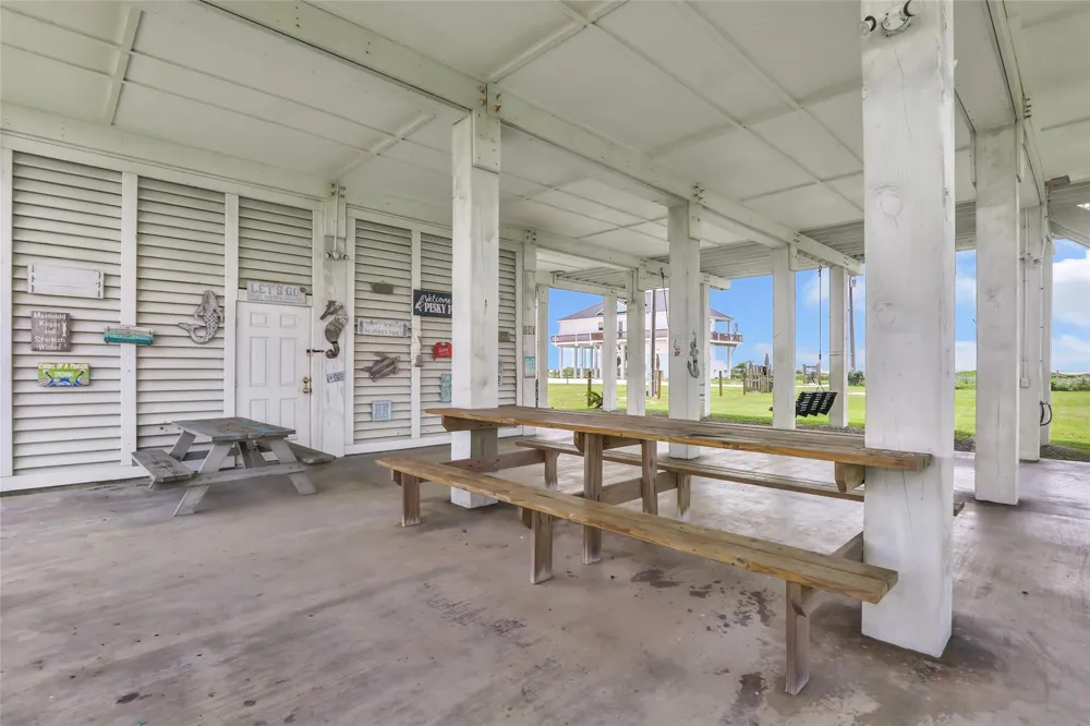 761 Bolivar Dunes Boulevard Gilchrist, TX 77617