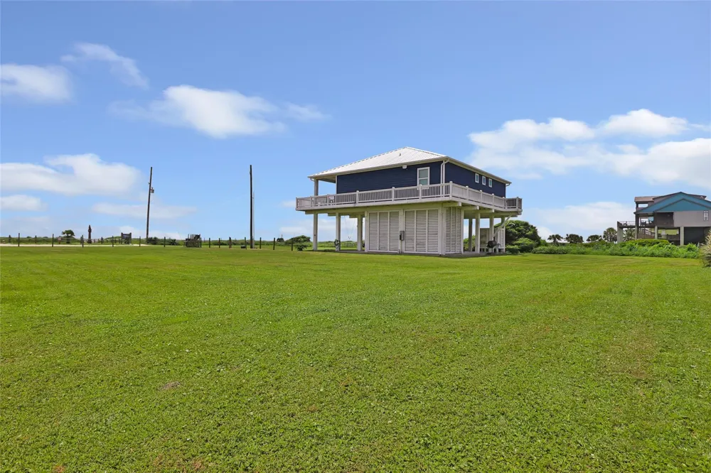 761 Bolivar Dunes Boulevard Gilchrist, TX 77617