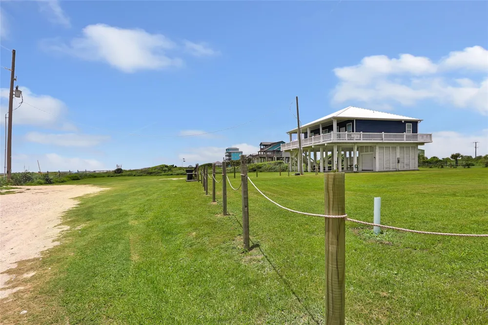 761 Bolivar Dunes Boulevard Gilchrist, TX 77617