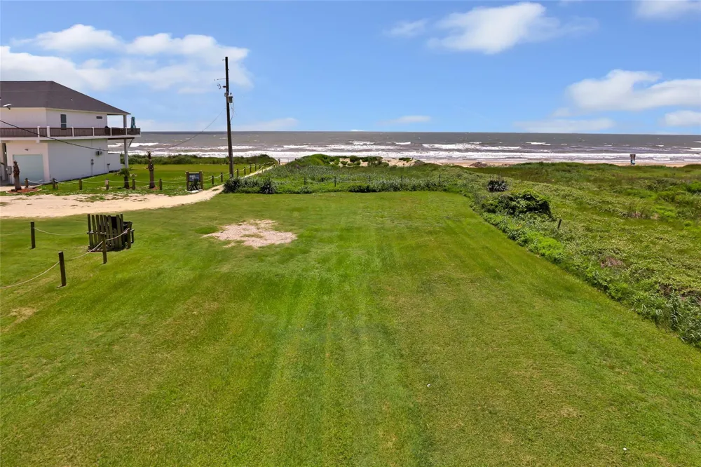 761 Bolivar Dunes Boulevard Gilchrist, TX 77617