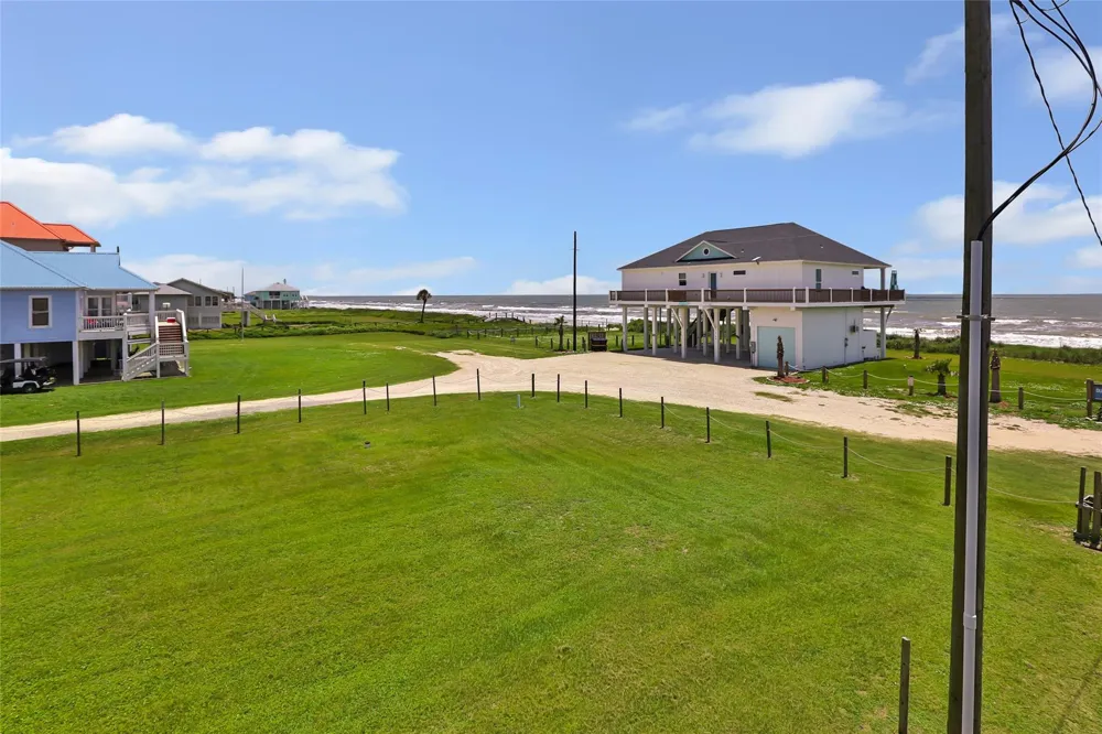 761 Bolivar Dunes Boulevard Gilchrist, TX 77617