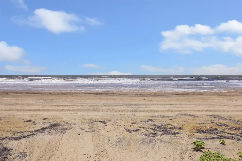 761 Bolivar Dunes Boulevard Gilchrist, TX 77617