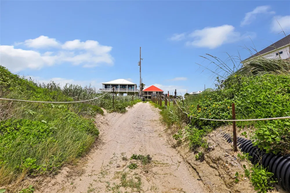 761 Bolivar Dunes Boulevard Gilchrist, TX 77617
