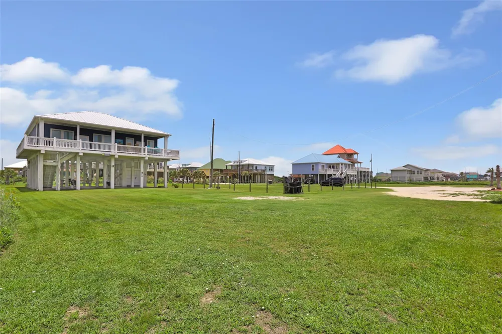 761 Bolivar Dunes Boulevard Gilchrist, TX 77617