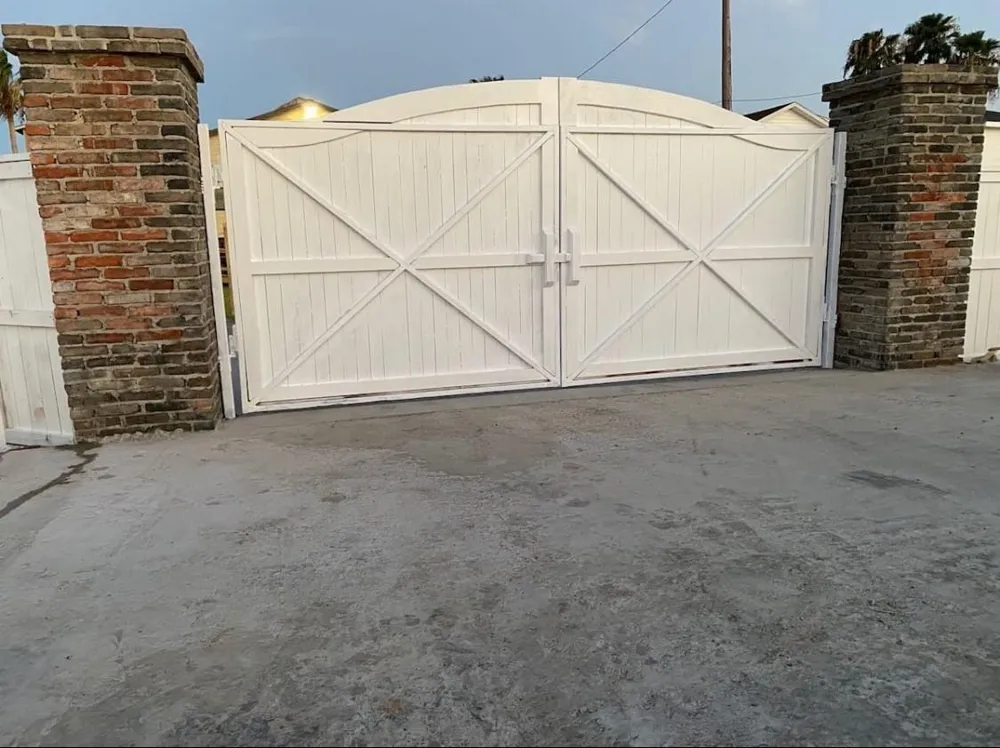 3391 Hwy 6 Drive Hitchcock, TX 77563