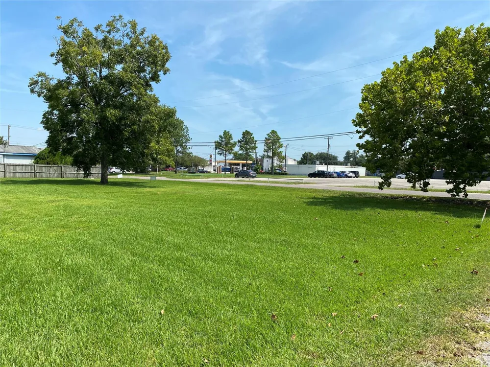 2423 44th Street Dickinson, TX 77539