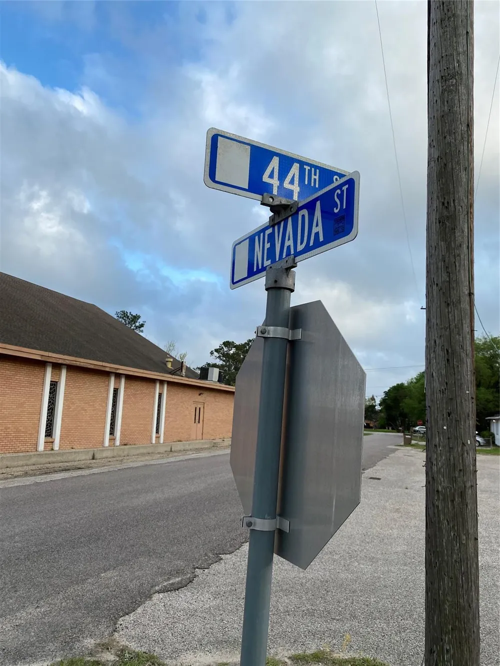 2423 44th Street Dickinson, TX 77539