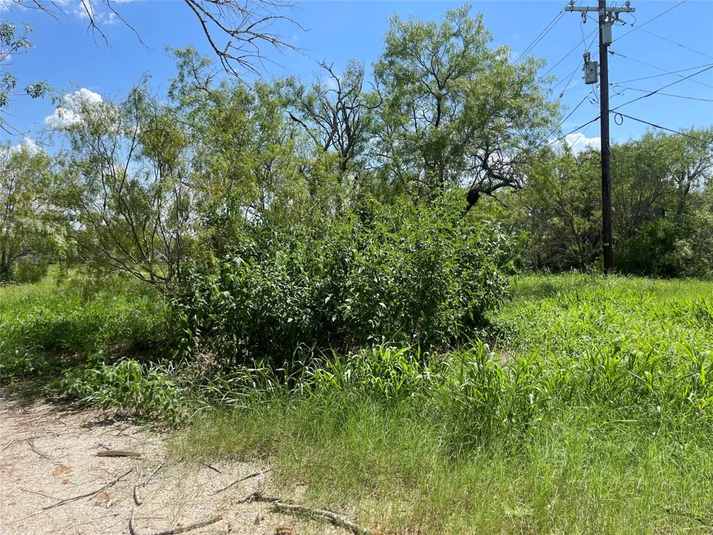 390 Bell Road Seguin, TX 78155