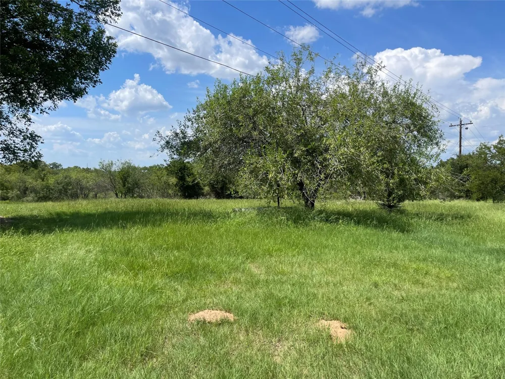 390 Bell Road Seguin, TX 78155