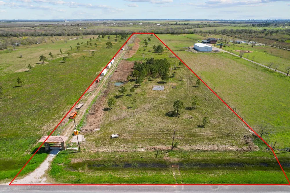 6301 Highway 90 Dayton, TX 77535